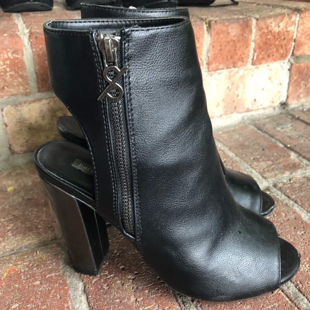 Parker and sky open toe bootie heels black faux 7